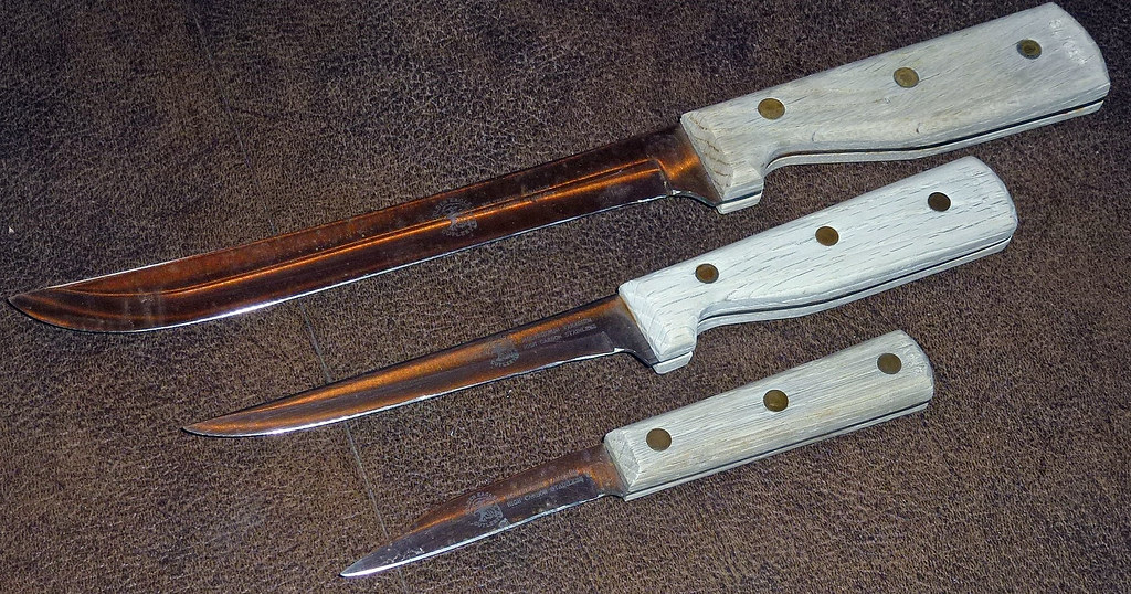 Golden Eagle Cutlery Knives (1) David Valenzuela Flickr