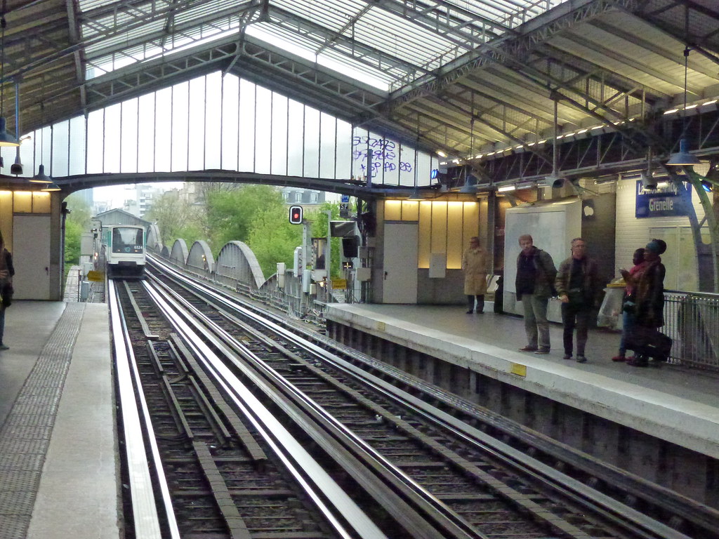 Metro Paris La MottePicquet — Grenelle Francesco Flickr