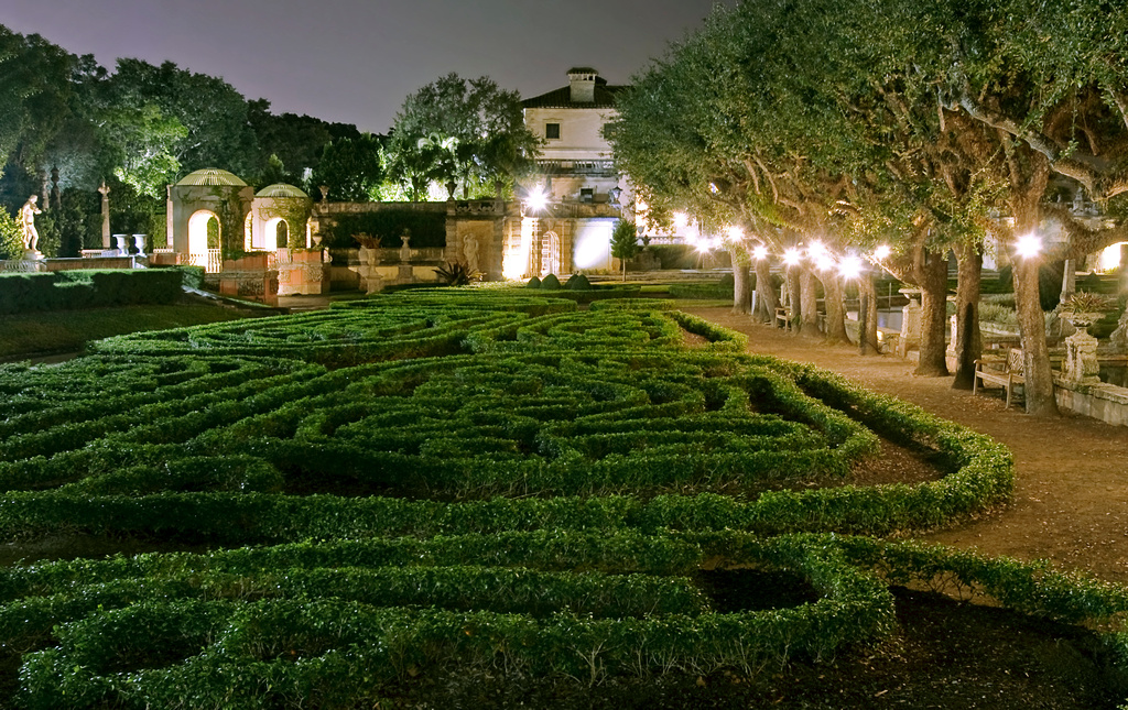 Vizcaya Hedgerows Vizcaya is one of the oldest estates in … Flickr