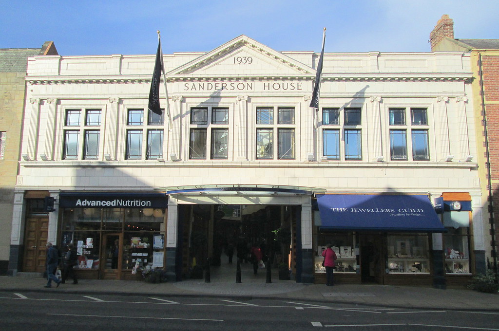 Sanderson House, Morpeth Art Deco building in Morpeth, Nor… Flickr