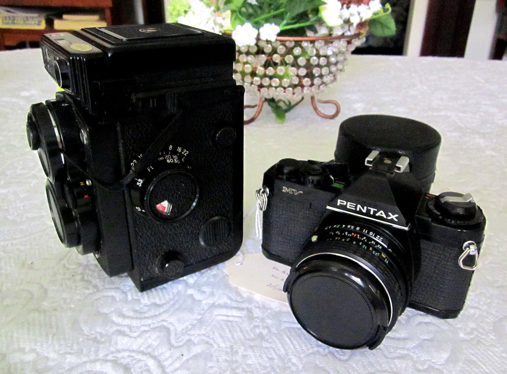 USA somewhere in retroville vintage Yashica twinlens camera and 70sera Pentax MV "Film lives