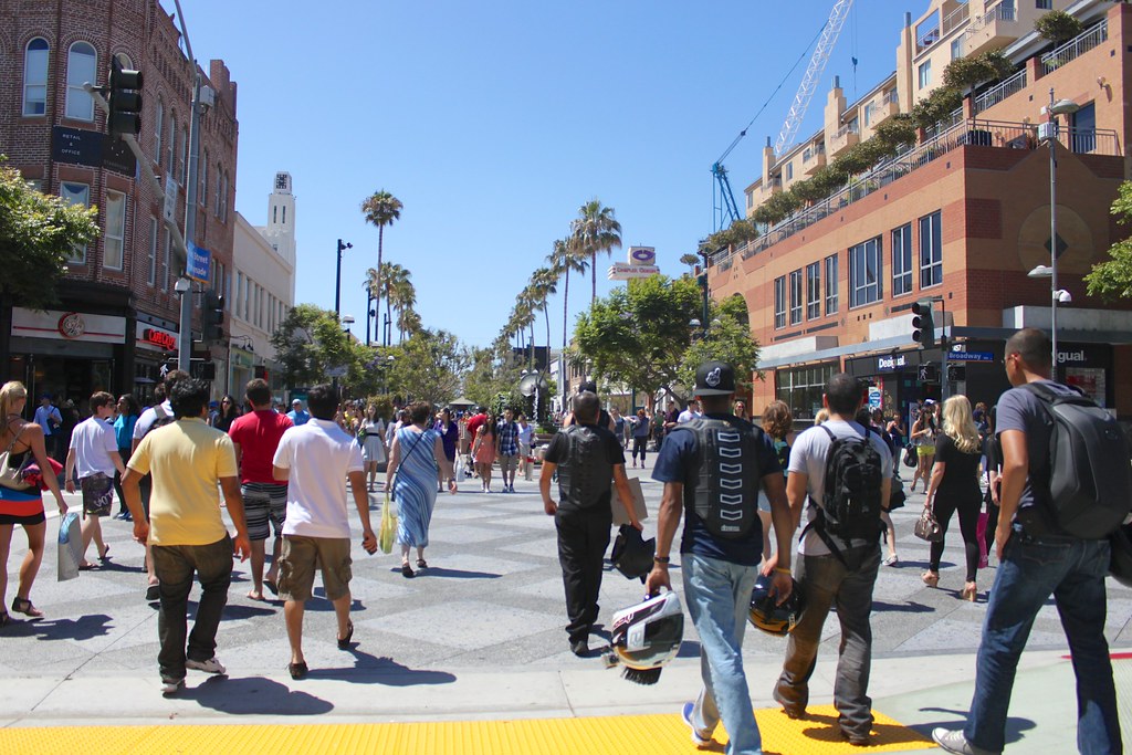 IMG_7300 Third Street Promenade pedestrian crossing in dow… Flickr