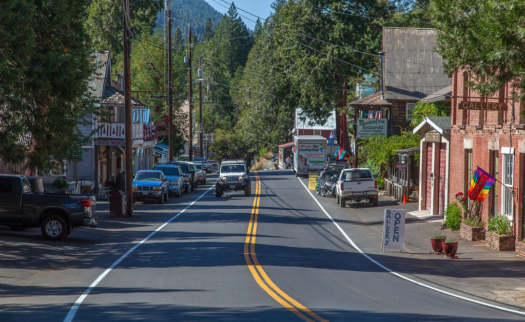 2 Sierra city, California Sierra city, Highway 49 goes thr… Flickr