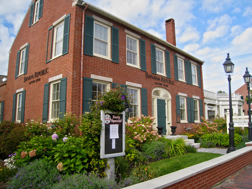 Banana Republic Factory Store Freeport, Maine Sarah Oliver Flickr