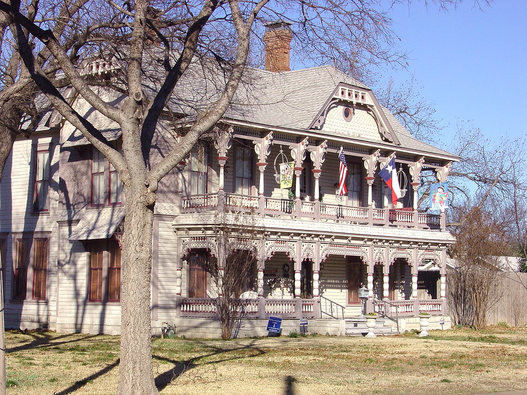 Bonham TX Brownlee House The only time of the year when so… Flickr
