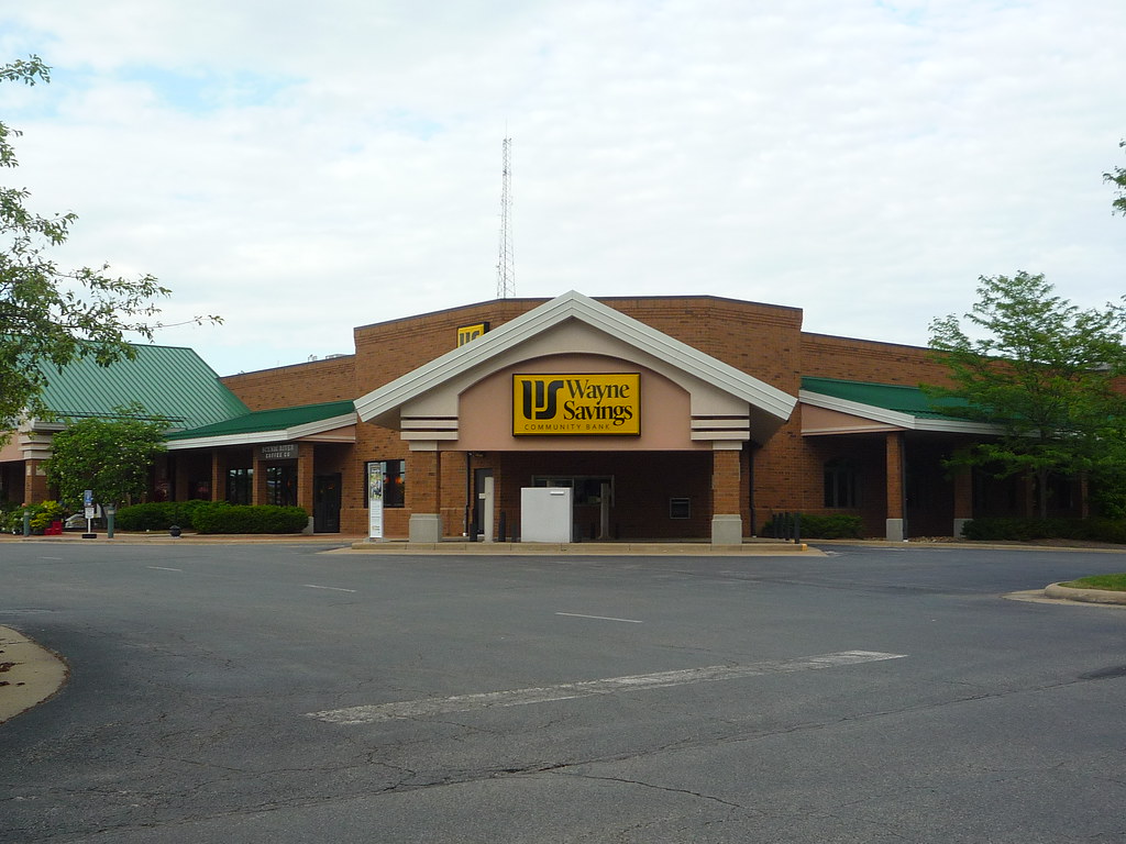 Buehler's, Ashland, OH (44) The drivethrough for the bank… Flickr