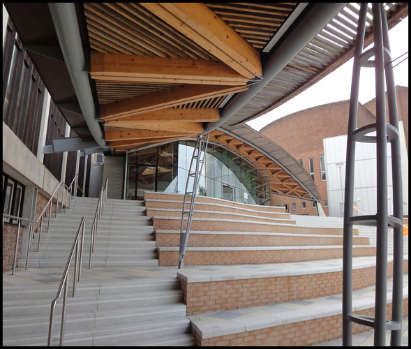 outside the Great Hall, Exeter University Philip Watson Flickr