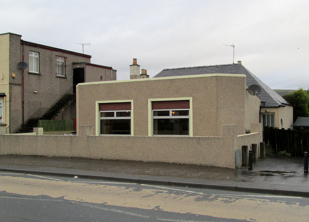 Next Door to Douglas Arms, Methilhill, Fife Flat roofed ex… Flickr