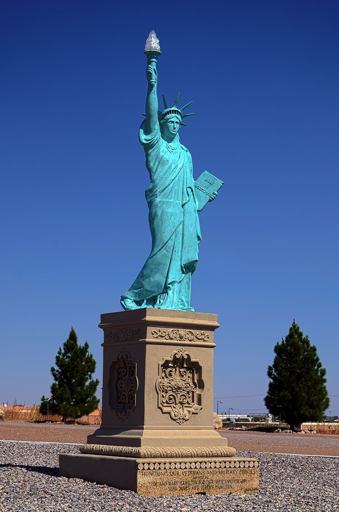 Mini Statue of Liberty This monument was located at the Wi… Flickr
