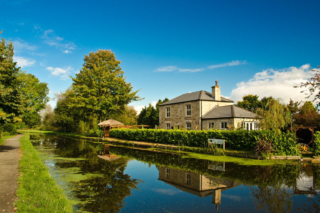 Lancaster Canal The canal at Ashton Preston. William Matthews Flickr