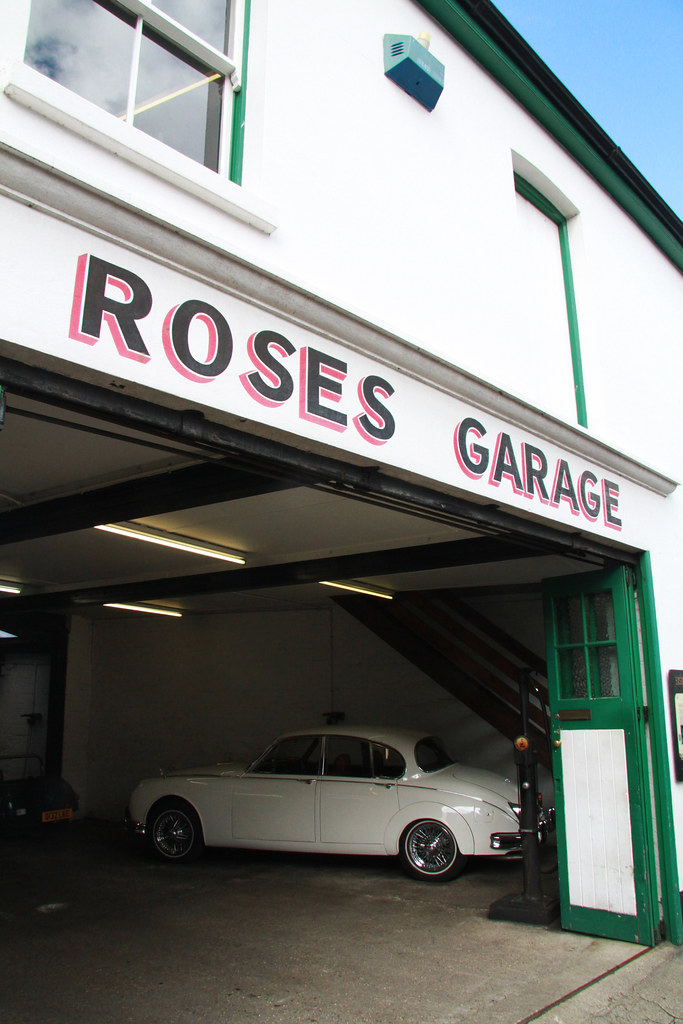 roses garage Djuliet Flickr
