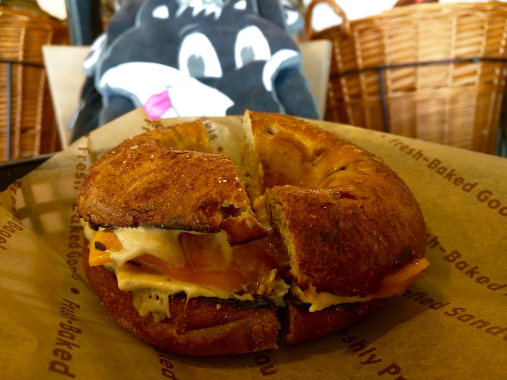 French Toast Bagel Sandwich Einstein delicieux recette