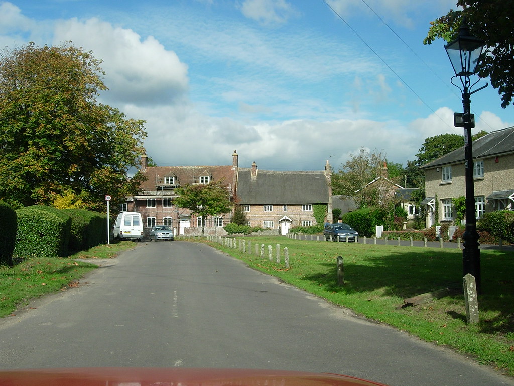 HOLDENHURST VILLAGE RD / HOLDENHURST VILLAGE. BOURNEMOUTH.… Flickr