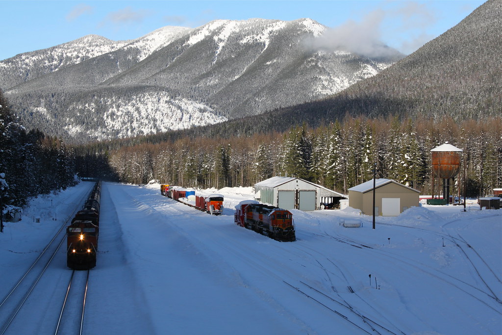 BNSF eastbound empty oil train at Essex Yard, Essex MT Flickr