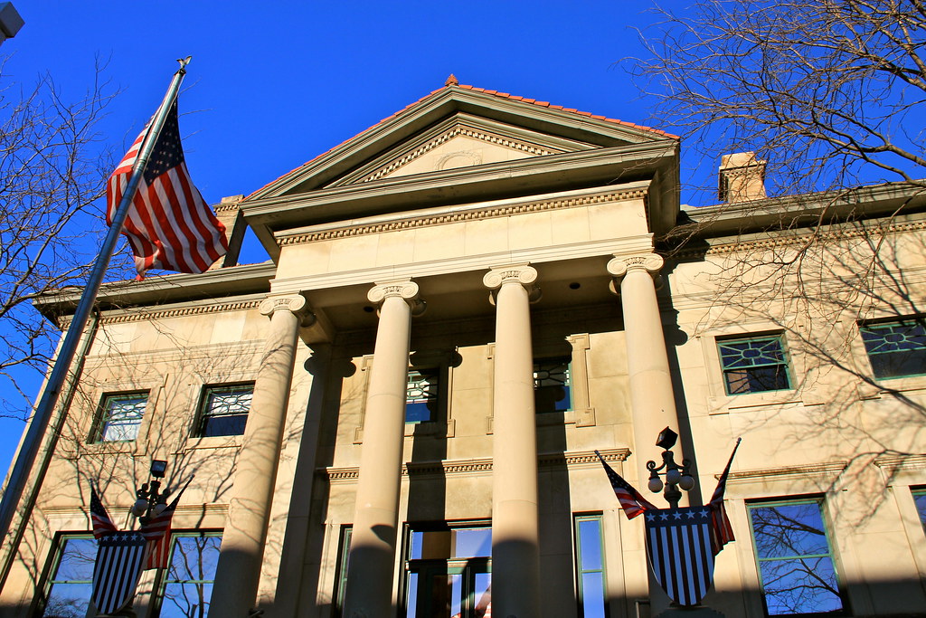 Memorial Hall, Rockford Daniel X. O'Neil Flickr