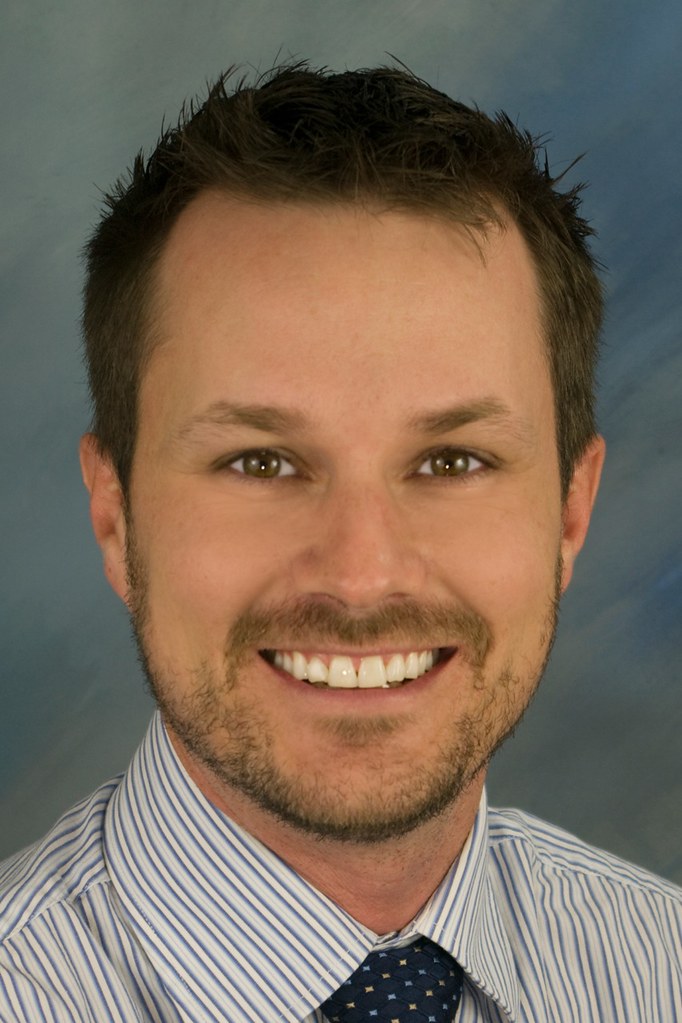 Dr. Kahl of Tucson's Dental Care on Golf Links rd Dr