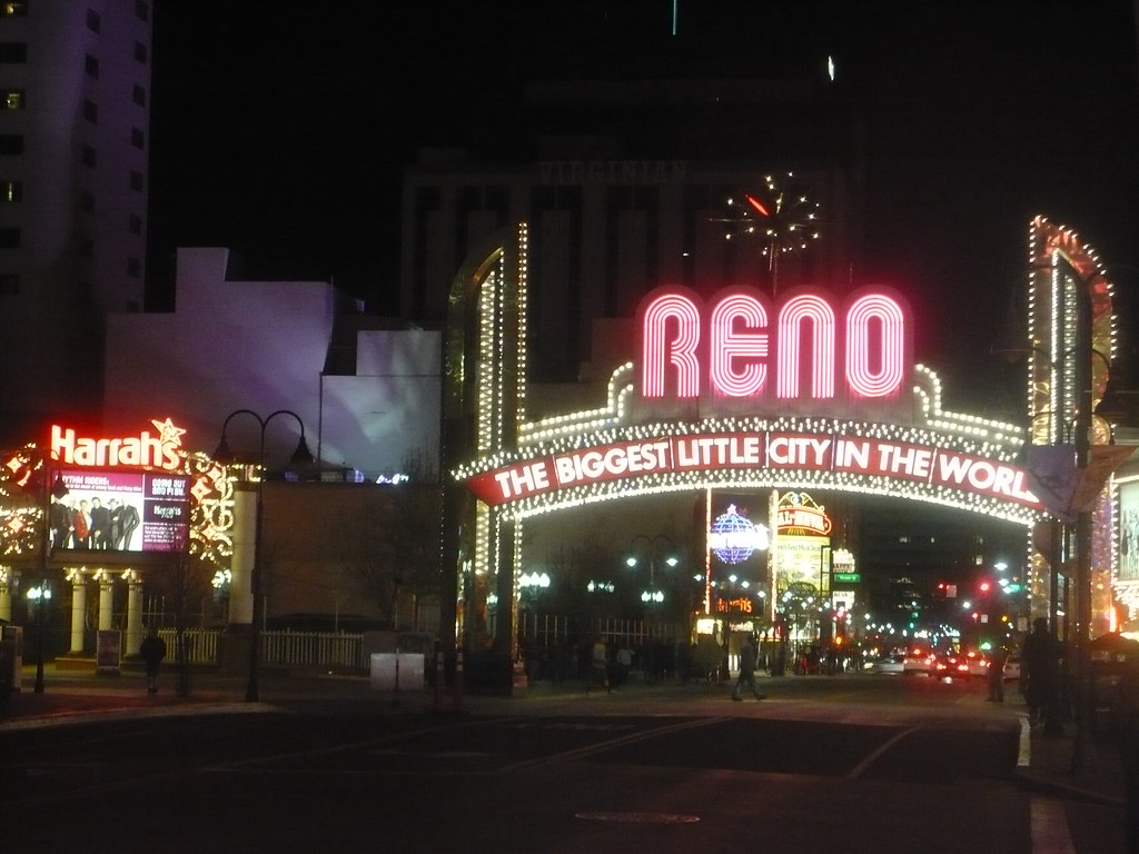 Reno, NV, 3/12 Reno Arch at night (duh). Elf Pvke Flickr