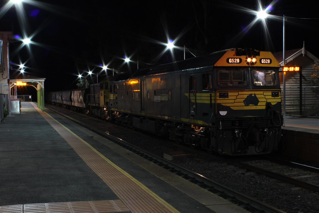 G529 and H1 on 9042 Domestic grain Kangaroo Flat Station, … Flickr
