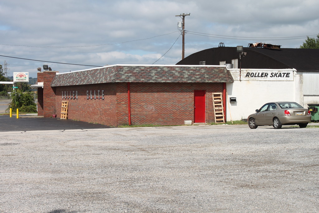 Roller Skate Roller rink on Neville Island, a mostly indus… Flickr