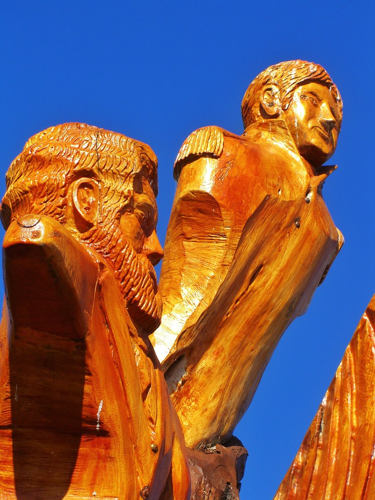 Chainsaw Art 2 These carvings were made chainsaw artist E… Flickr