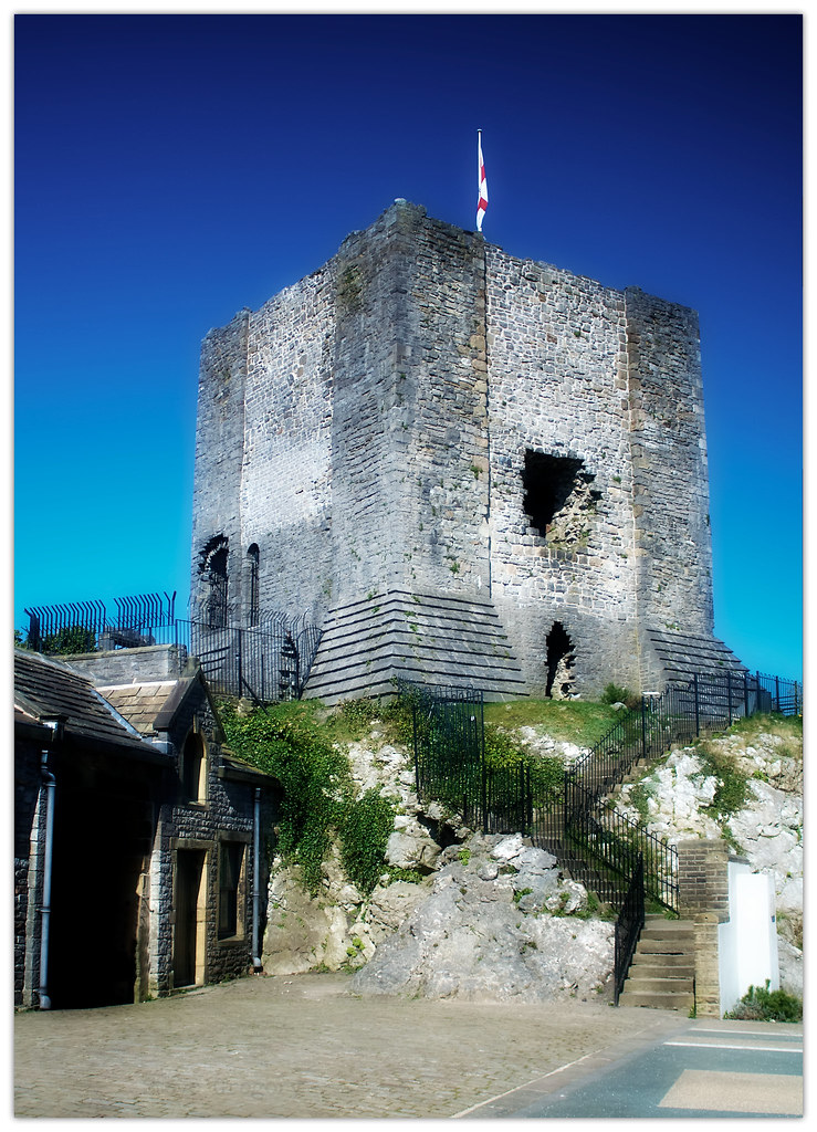 tower The tower of Clitheroe Castle in Lancashire, England… Flickr