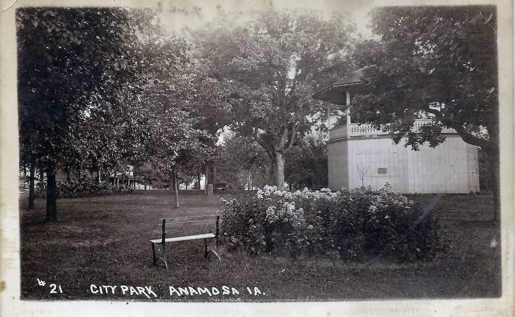 Anamosa, Iowa, City Park, Band Stand photolibrarian Flickr