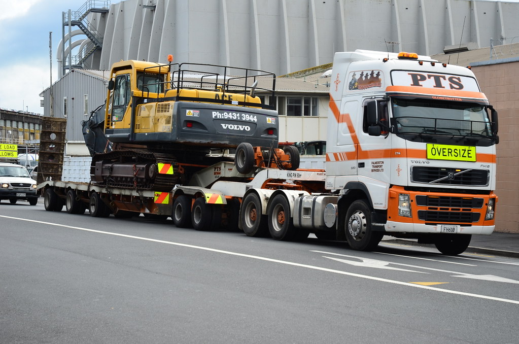 Volvo, PTS Logistics. Seen here at Tinley and Quay St inte… Flickr