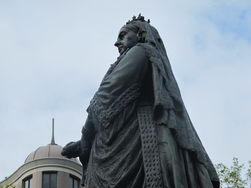 Queen Victoria statue detail Tuesday 20 November 2012. Fil… Flickr