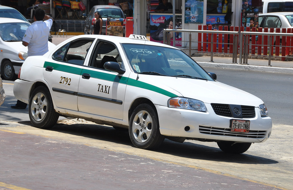 NISSAN SENTRA TAXI CANCUN (MEX) baffalie Flickr