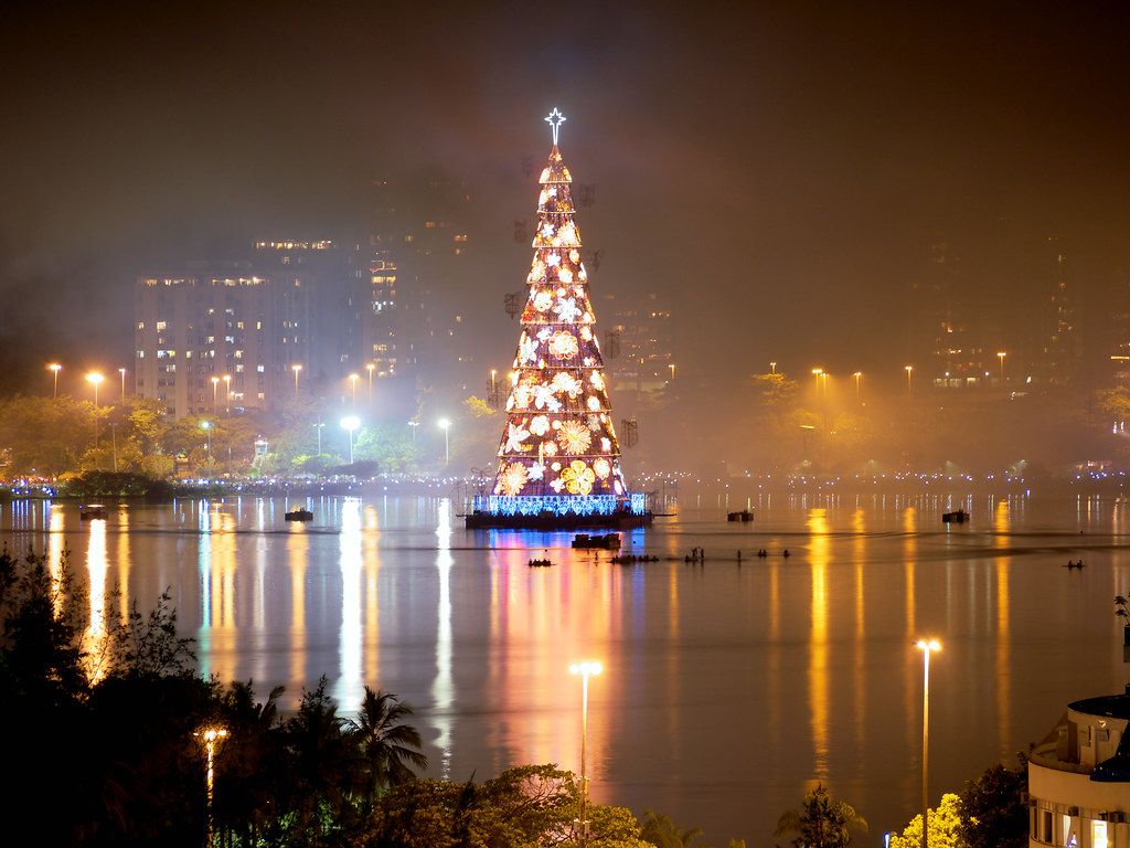 Lagoa Christmas Tree / Árvore de Natal da Lagoa The inaugu… Flickr