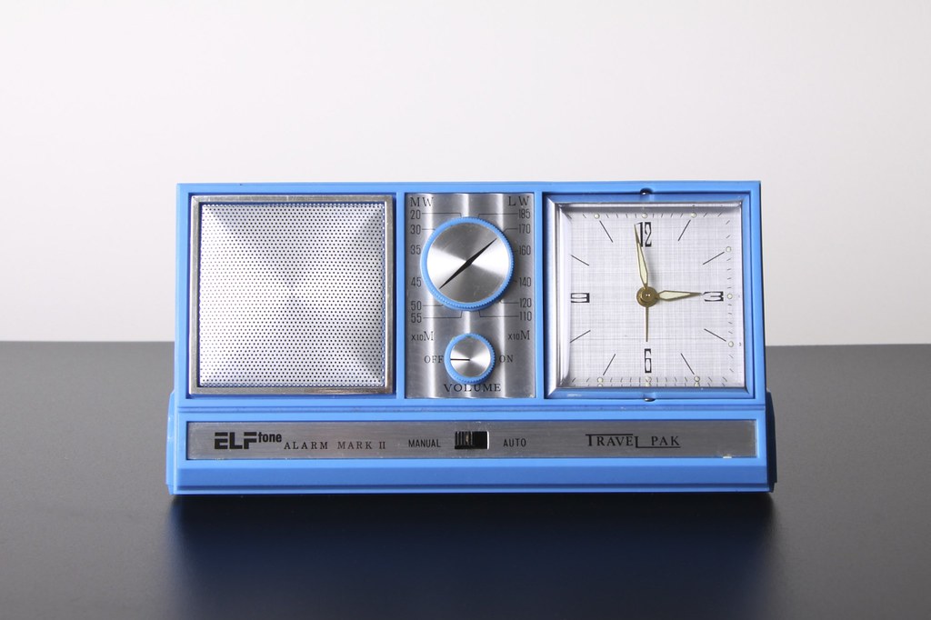 Vintage Blue Elftone Transistor Solid State Radio Alarm Clock Plastic