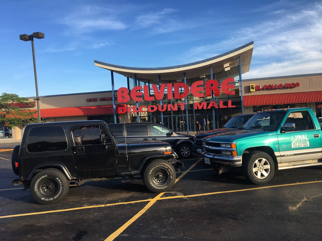 Belvidere Discout Mall, Waukegan Illinois The Belvidere Di… Flickr