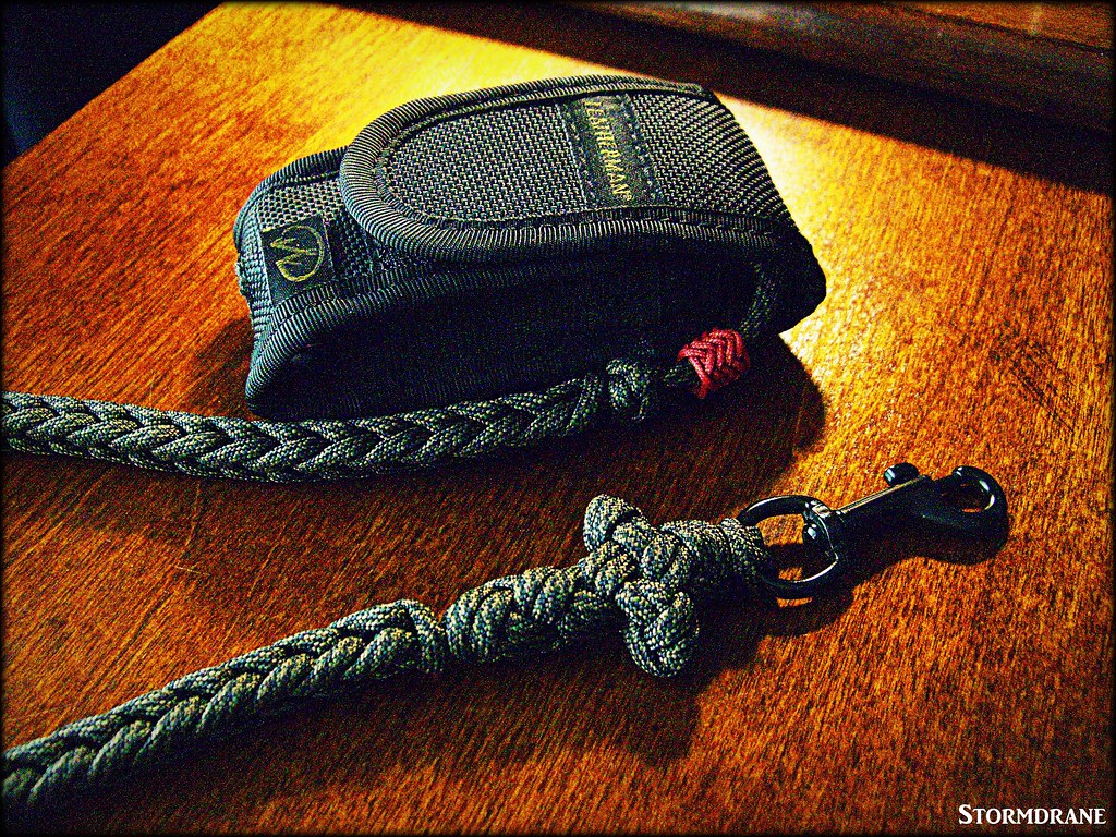 paracord lanyard with sheathed leatherman wave Sailor's cr… Flickr