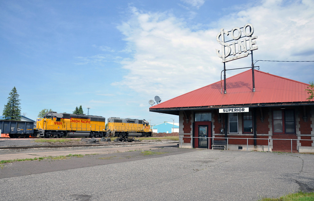 Dollar Sign Line A UP transfer run passes the old Soo