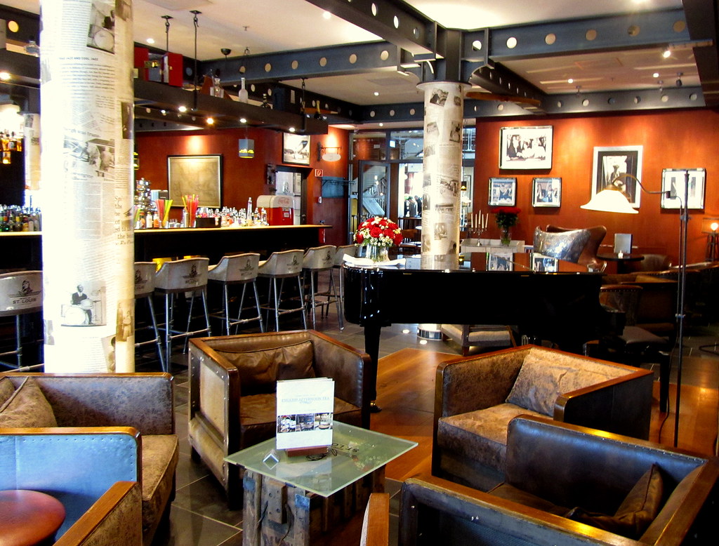 Restaurant "Spirit of St. Louis Bar" im Hotel "Bell Rock" Flickr