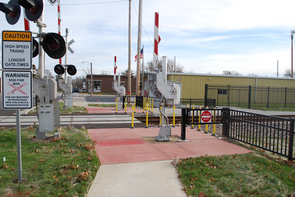 Odell, IL Odell is the first Illinois town to have 110mph… Flickr