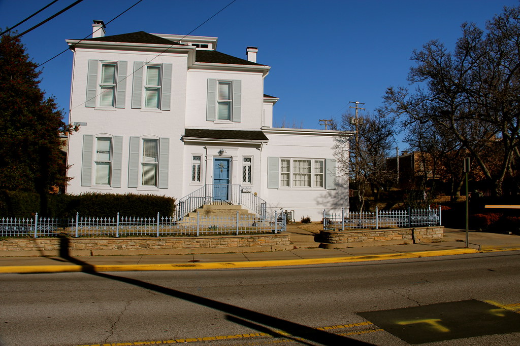 House, Belleville, IL Daniel X. O'Neil Flickr