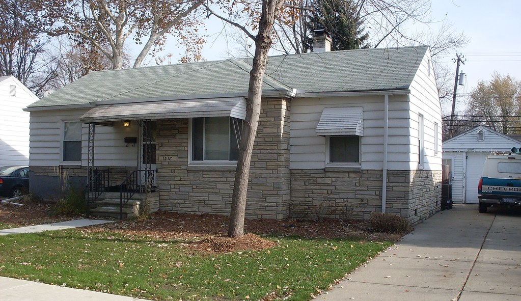 SDC12114a Place I used to live on Custer in Clawson, MI. p… Flickr