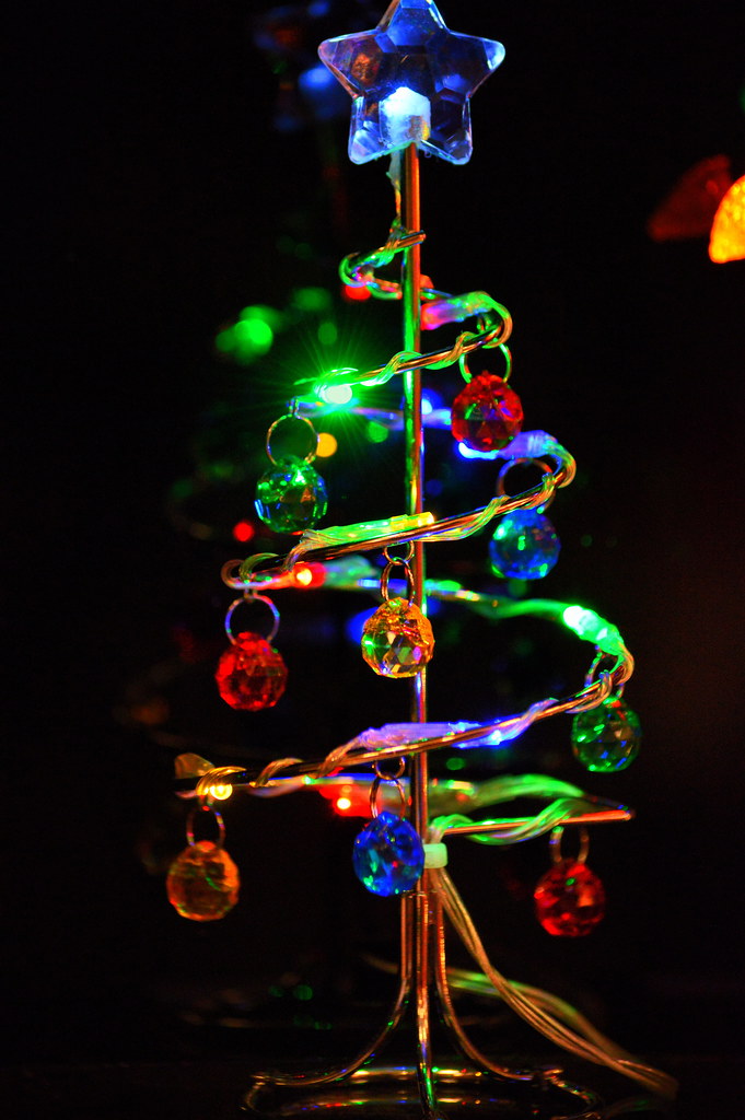USB Christmas Tree A tiny usb lite christmas tree Eye Ca… Flickr