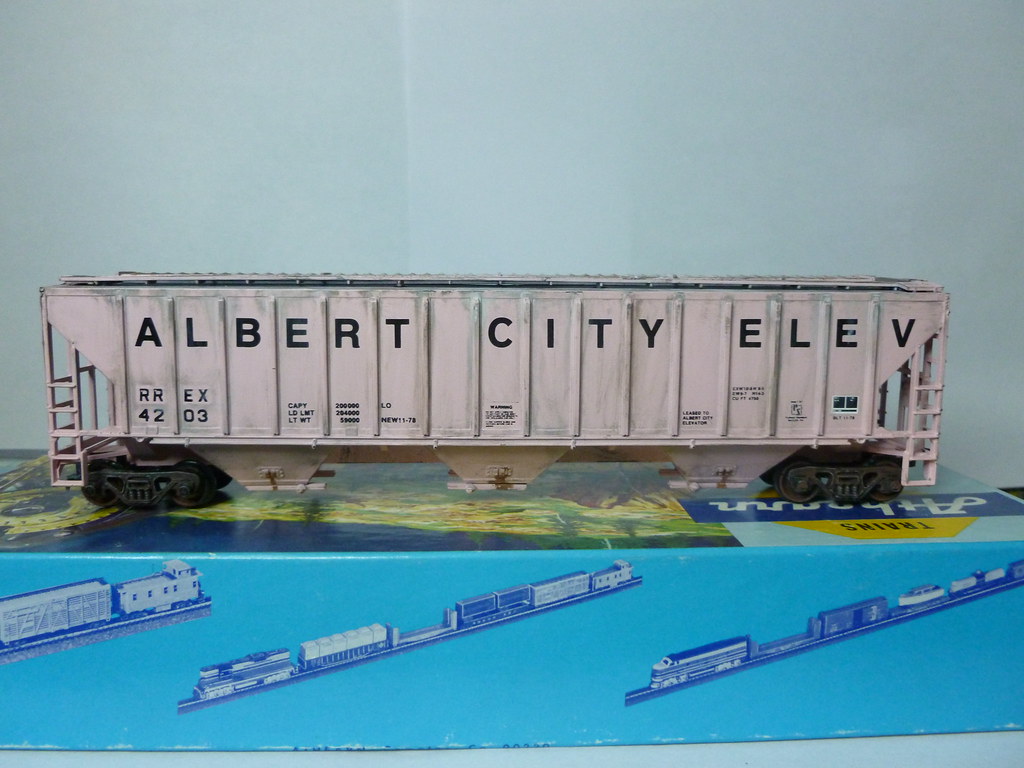 Athearn Walthers 54' Covered Hopper, Albert City Elevator,… Flickr