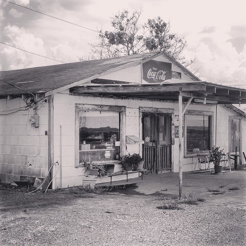 Thompson's Grocery in Holly Ridge, Louisiana. Nikki Chisolm Flickr