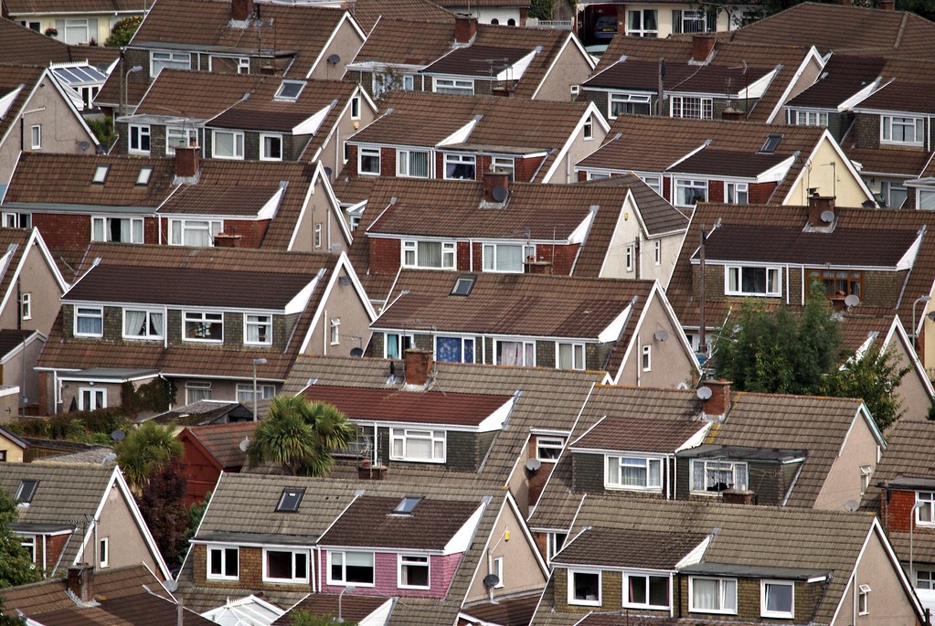 Cwm Las Estate Llanbradach Leeber Flickr