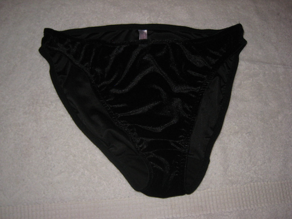 IMG_4231 Luxurious Victoria's Secret Black Velvet Panties,… Flickr