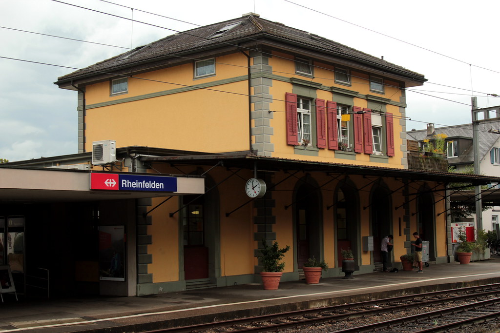 Bahnhofgebäude Bahnhof Rheinfelden im Kanton Aargau der Sc… Flickr