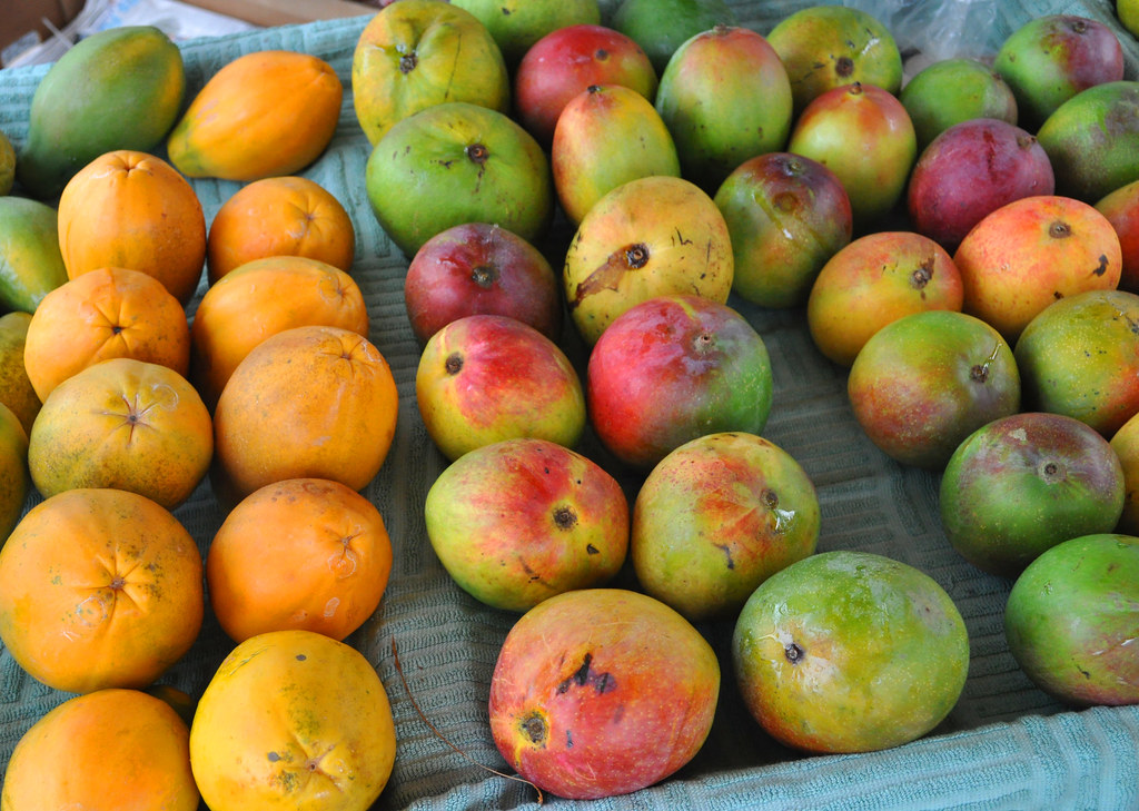 Mangos at Kauai Farmer's Market Susan Fender Flickr