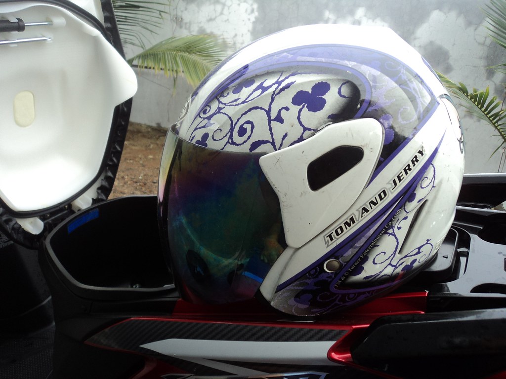 Small Half Face Helmet Helm Half Face yang lebih kecil unt… Flickr