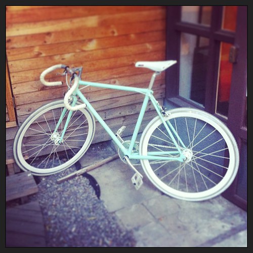 Light blue bike. Carlos Ramírez Flickr