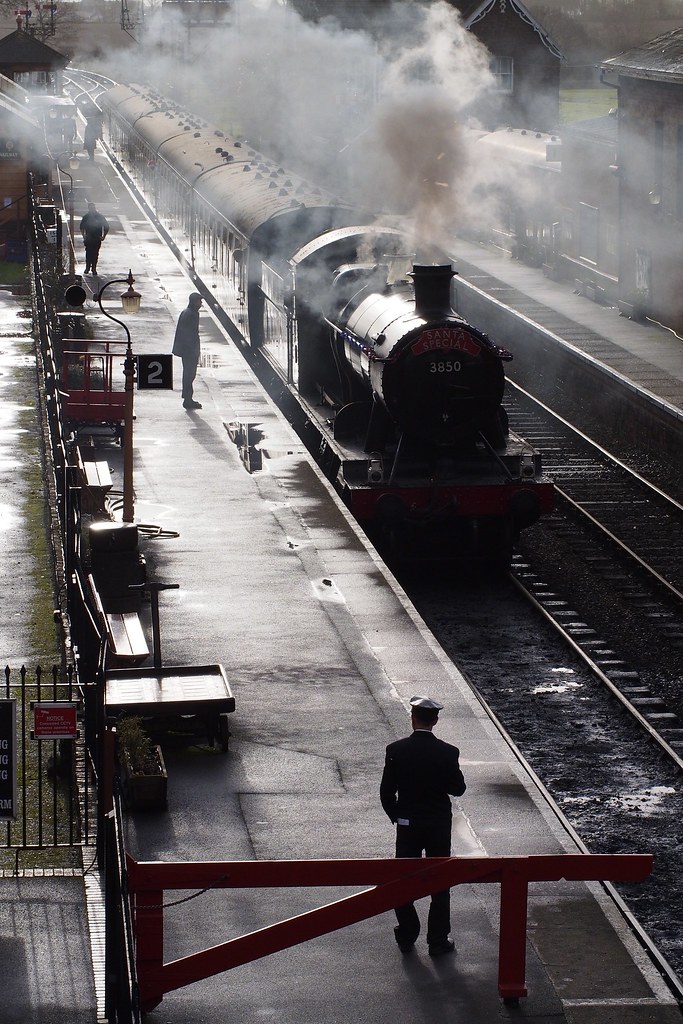 Santa Special leaves Lydeard Station, Somerset UK.… Flickr