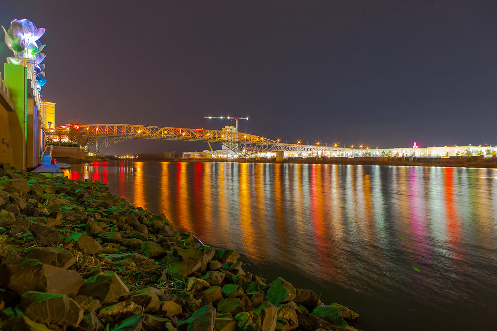 Downtown Shreveport Texas Street Bridge and Louisiana Rive… Ray