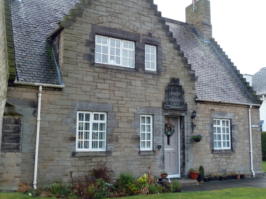 Lady Rowand Anderson Memorial Cottage 1 Thorburn Road, Col… Flickr